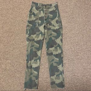 Hollister Ultra High Rise Camo Print Pants